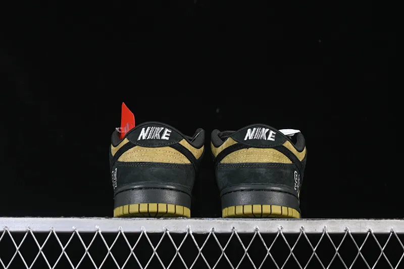 All Categories Nk SB Dunk Series Nk SB Dunk Low Low-top sneakers Supreme x Nike Dunk SB Dunk Low joint brown and yellow low-top casual skateboard shoes HQ8487-300
